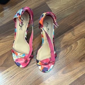 Floral print single sole heels
